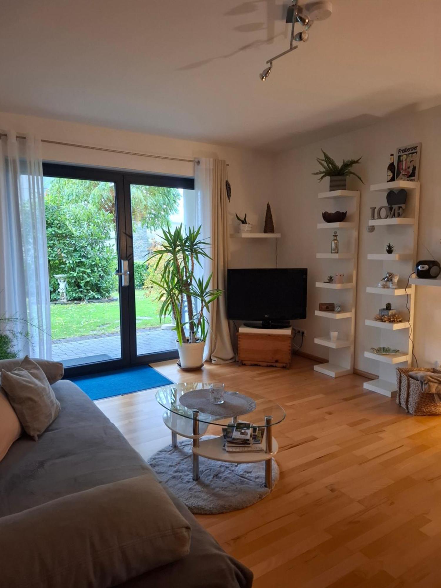 Apartamento Haus Der Weinkoenigin Kristina Piesport Exterior foto