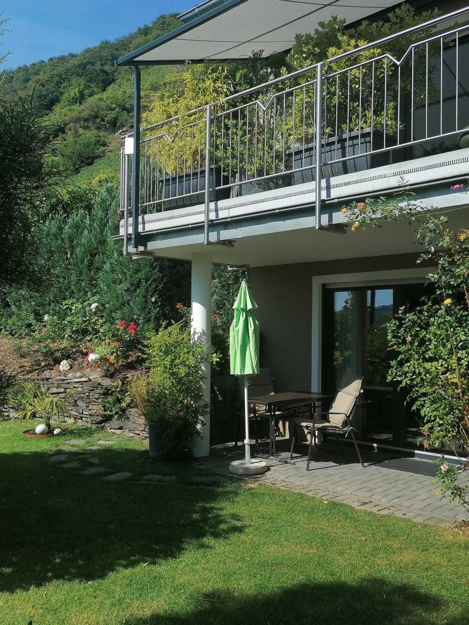 Apartamento Haus Der Weinkoenigin Kristina Piesport Exterior foto